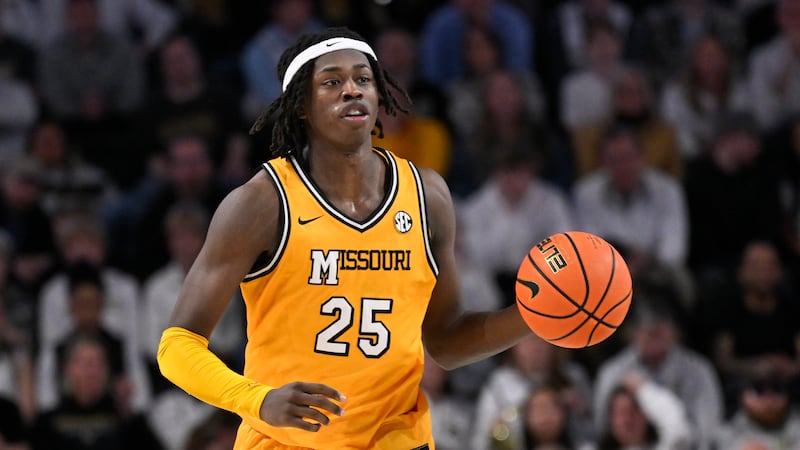 Former Missouri forward Mark Mitchell commits to Kentucky