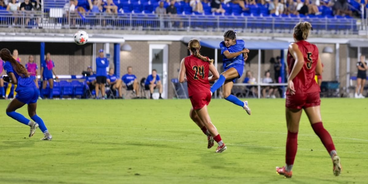 Peat’s first-half brace lifts Louisville past Kentucky soccer 2-1