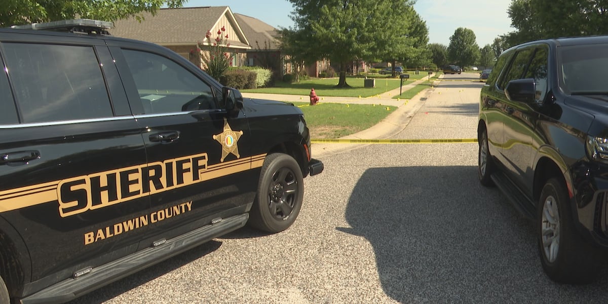 Teen accused of stabbing parents, killing mom over being disciplined, officials say