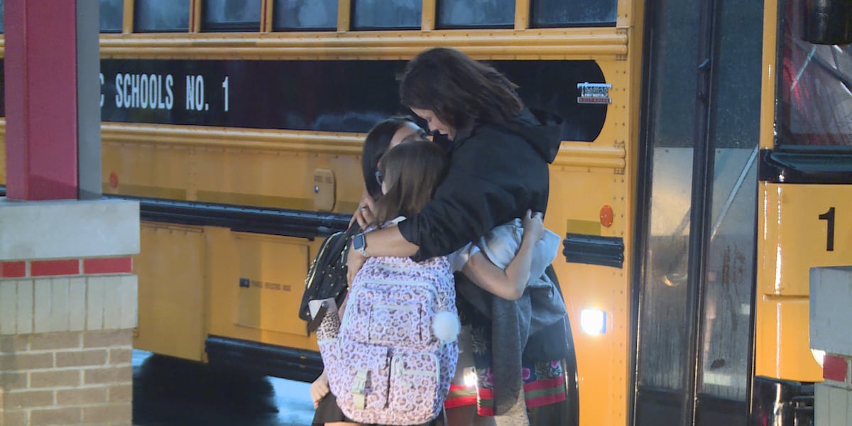 Franklin County students head back to school despite rainy start