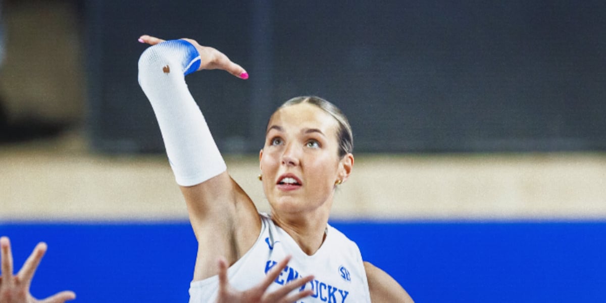 DeLeye, Gaerte power No. Kentucky volleyball past No. 6 Wisconsin in season opener