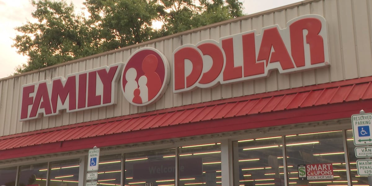 Bourbon Co. Family Dollar manager shelters customers during severe weather